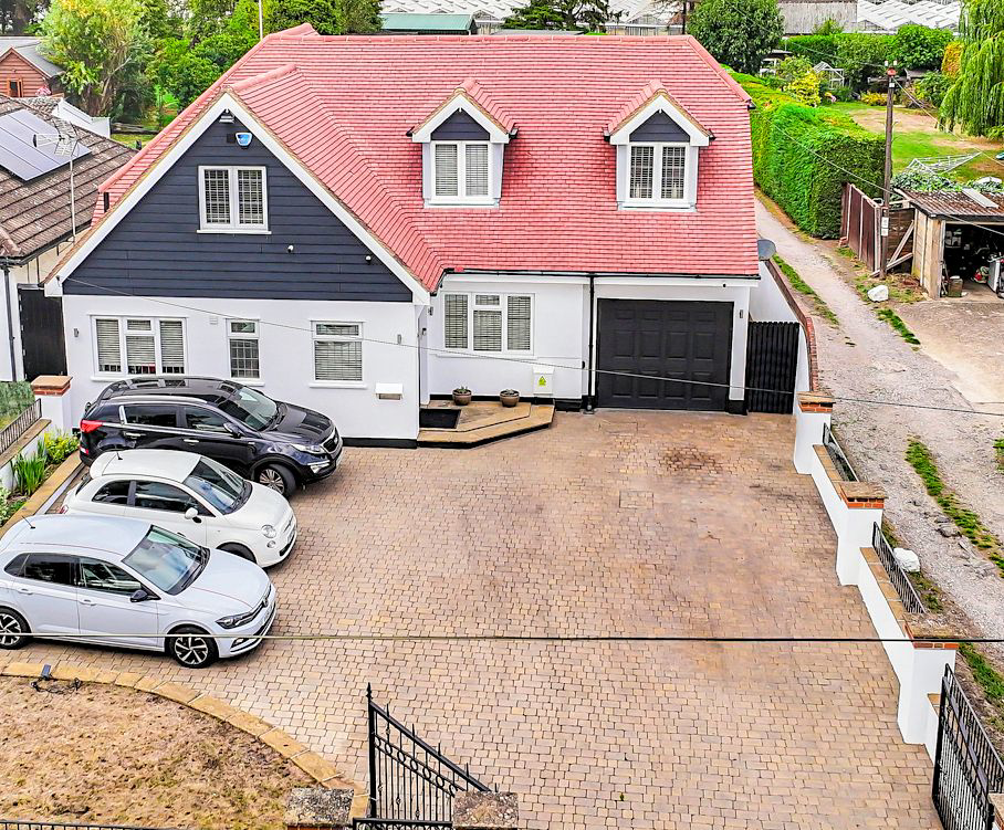 Robarta Lodge, Hamlet Hill, Harlow