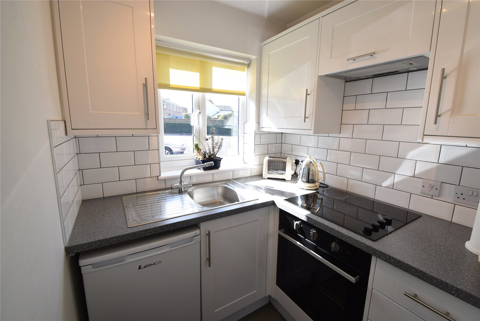 Maple Court, 17 Common Road, Eton Wick, Berkshire, SL4, photo 3