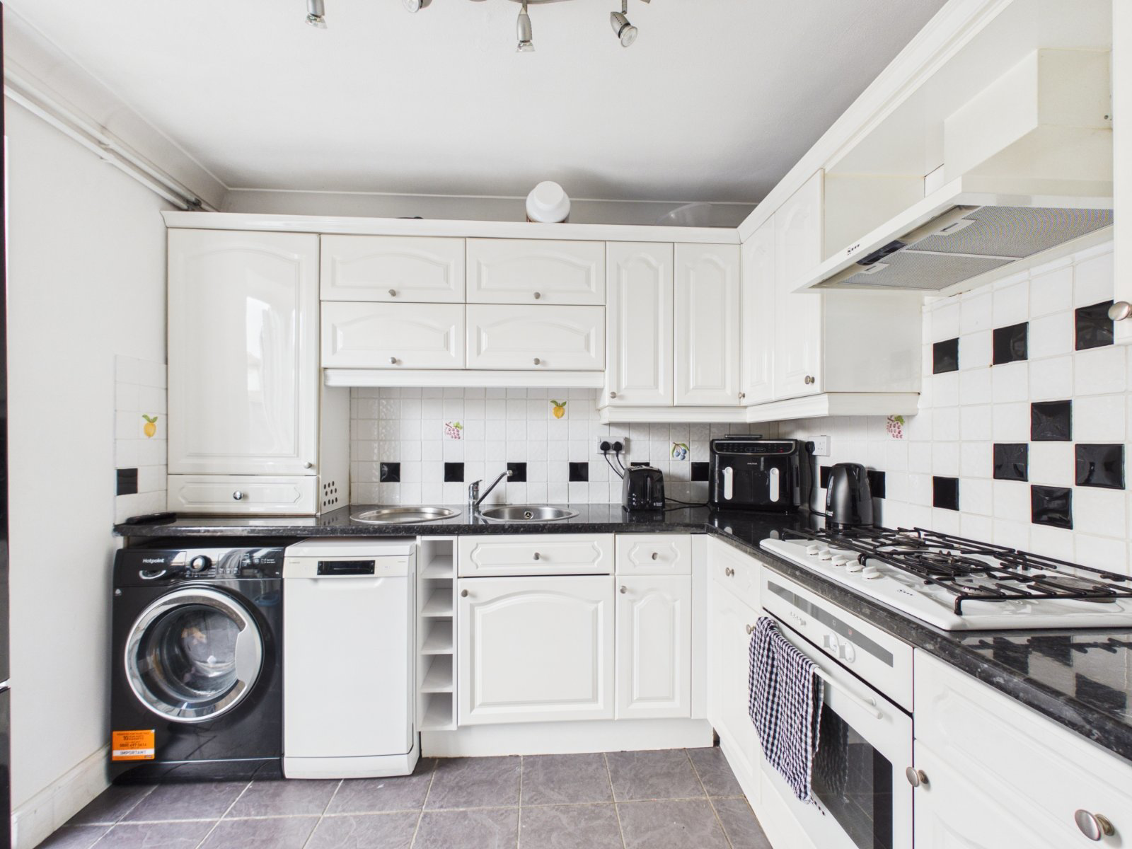 Kenilworth Road, Ashford, Surrey, TW15, photo 6