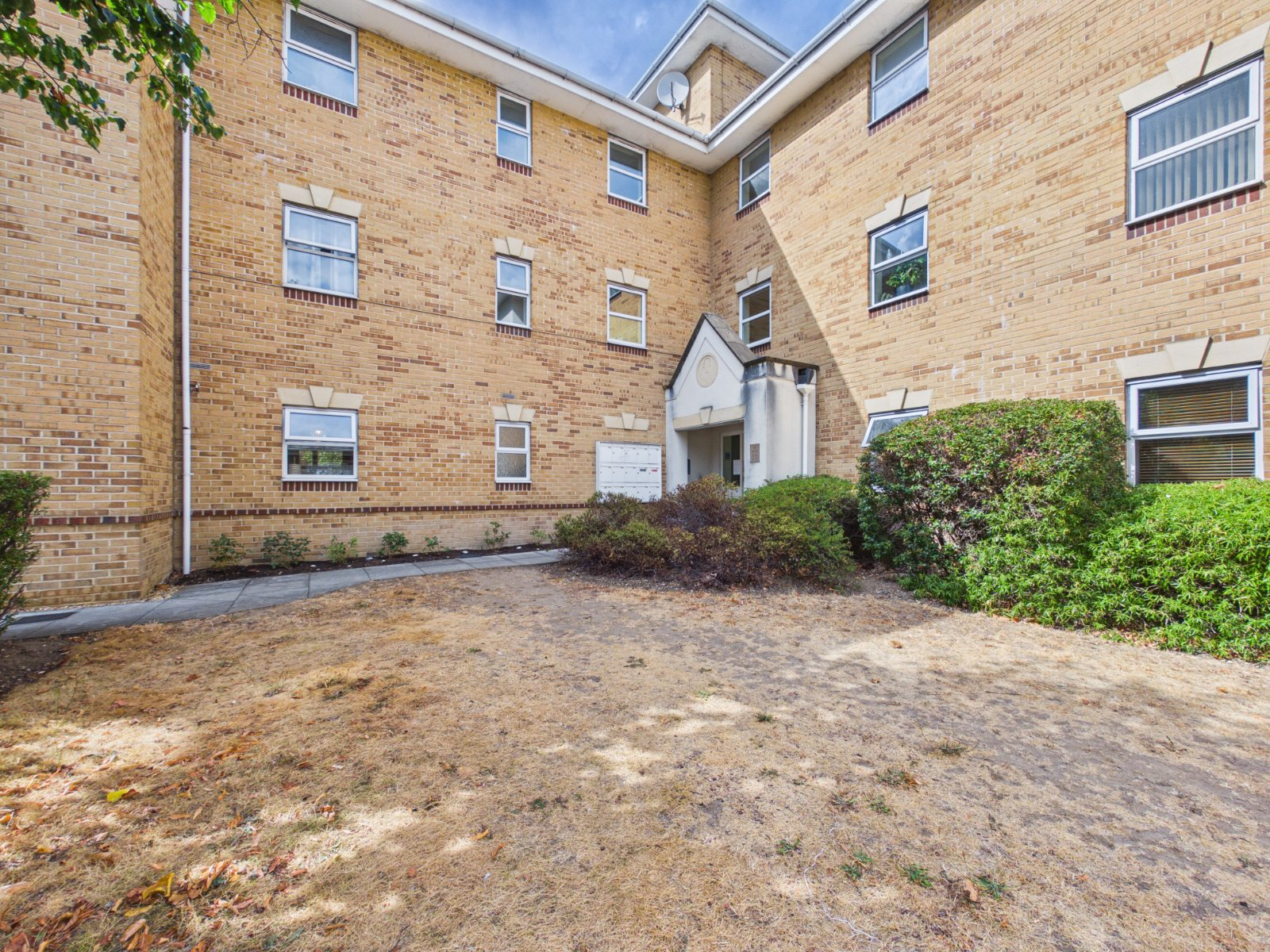 International Way, Sunbury-on-Thames, Surrey, TW16