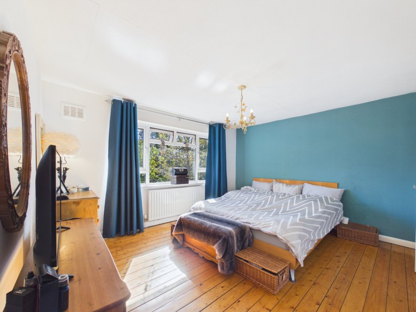 Clockhouse Lane, Ashford, Surrey, TW15, photo 2