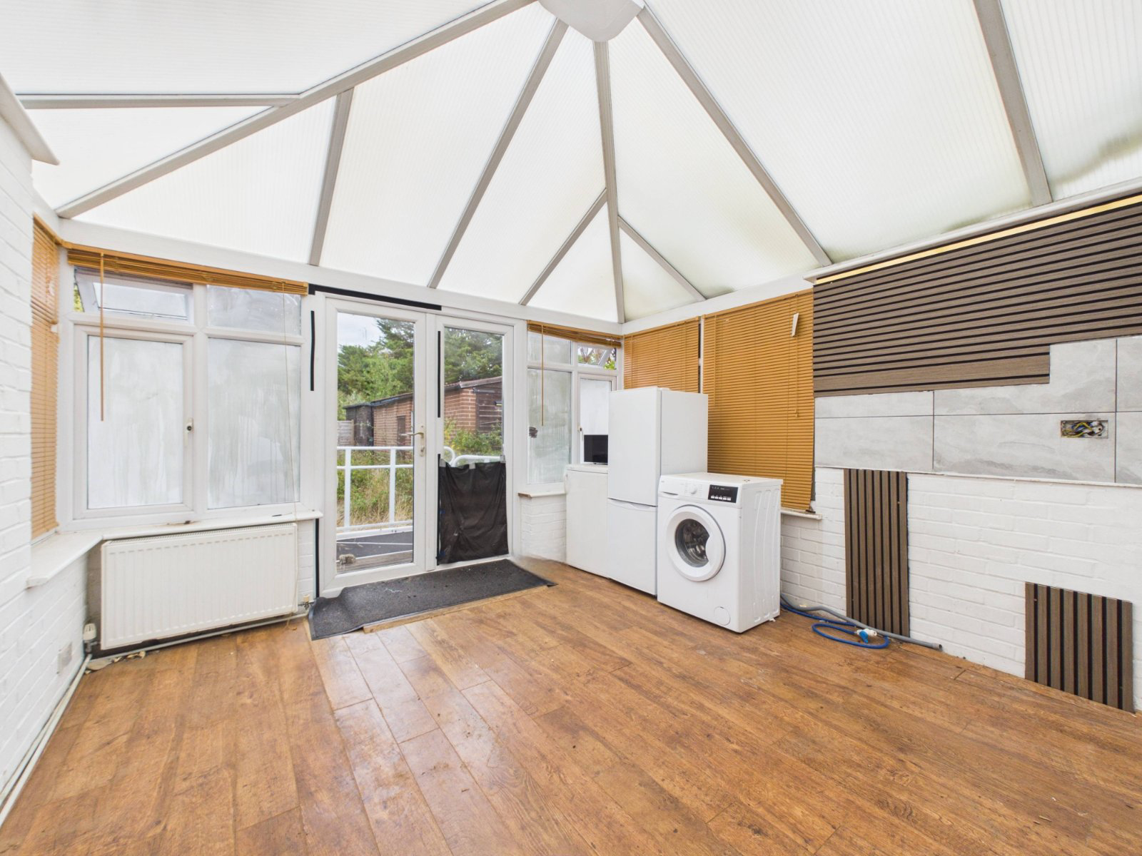 Sandells Avenue, Ashford, Surrey, TW15, photo 3