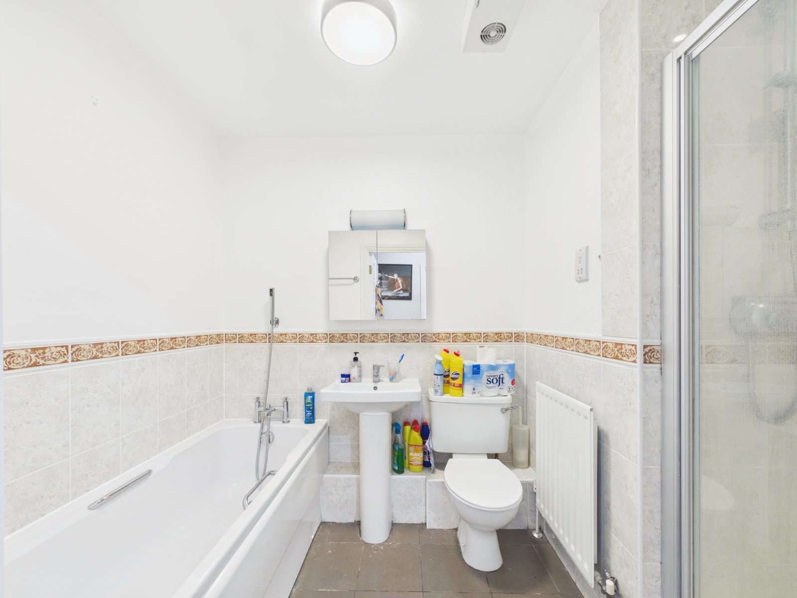 Chantry Close, Sunbury-on-Thames, Surrey, TW16, photo 3