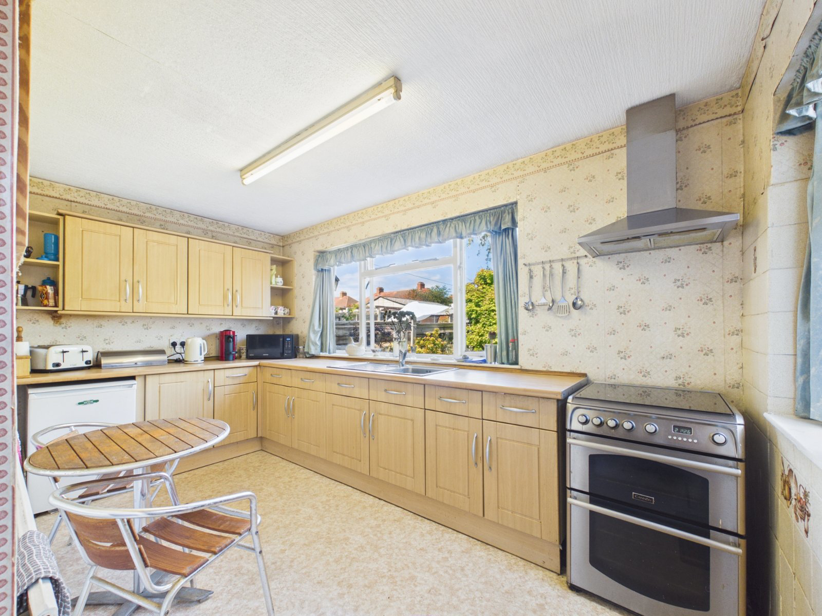 Hounslow Road, Hanworth, Feltham, TW13, photo 9