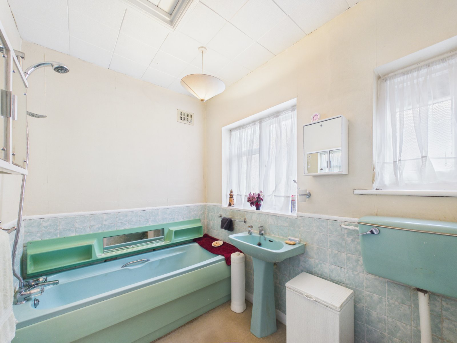 Hounslow Road, Hanworth, Feltham, TW13, photo 11