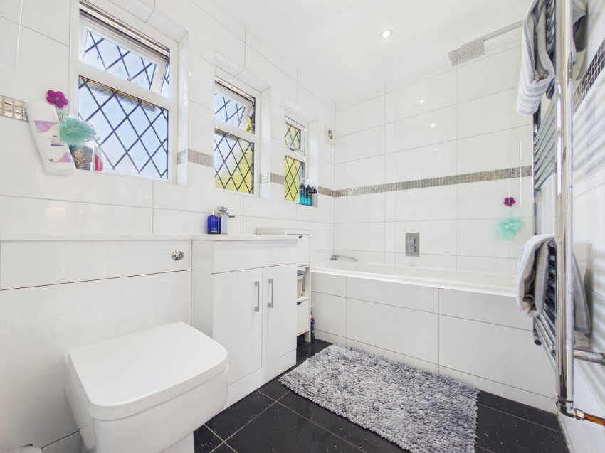 Clockhouse Lane, Ashford, Surrey, TW15, photo 9