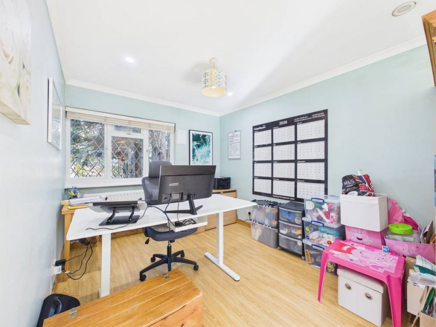 Clockhouse Lane, Ashford, Surrey, TW15, photo 18