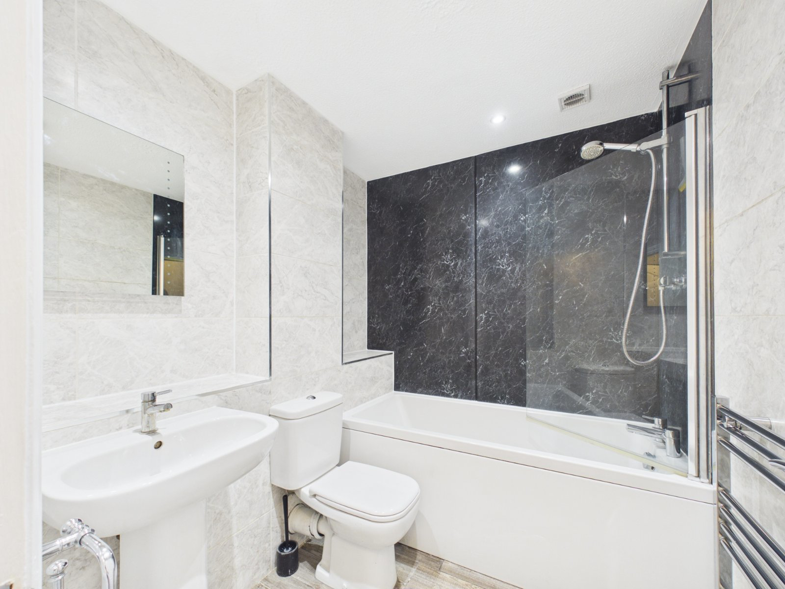 Sycamore Close, Bourne End, Buckinghamshire, SL8, photo 12