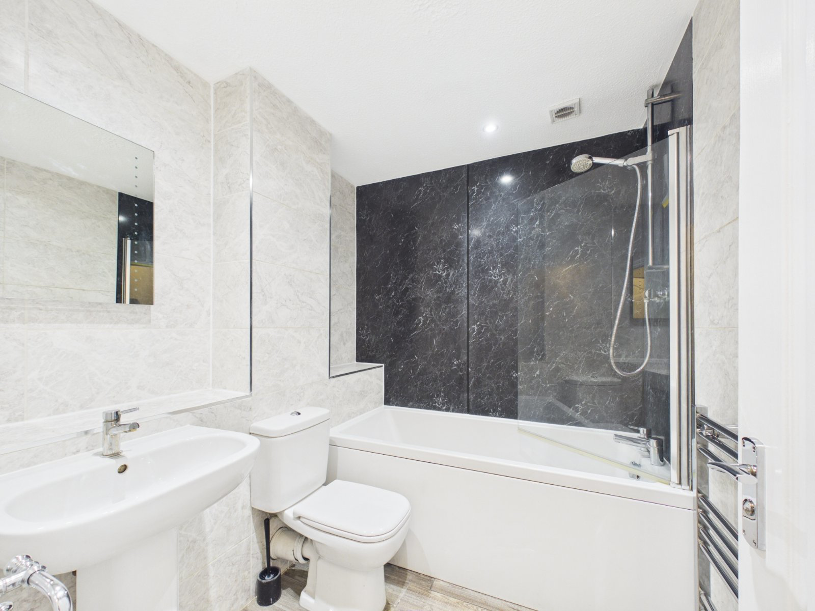 Sycamore Close, Bourne End, Buckinghamshire, SL8, photo 14
