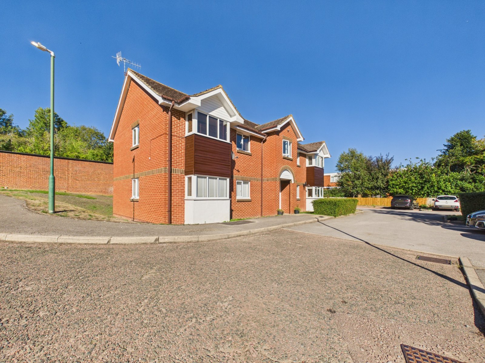 Sycamore Close, Bourne End, Buckinghamshire, SL8, photo 16