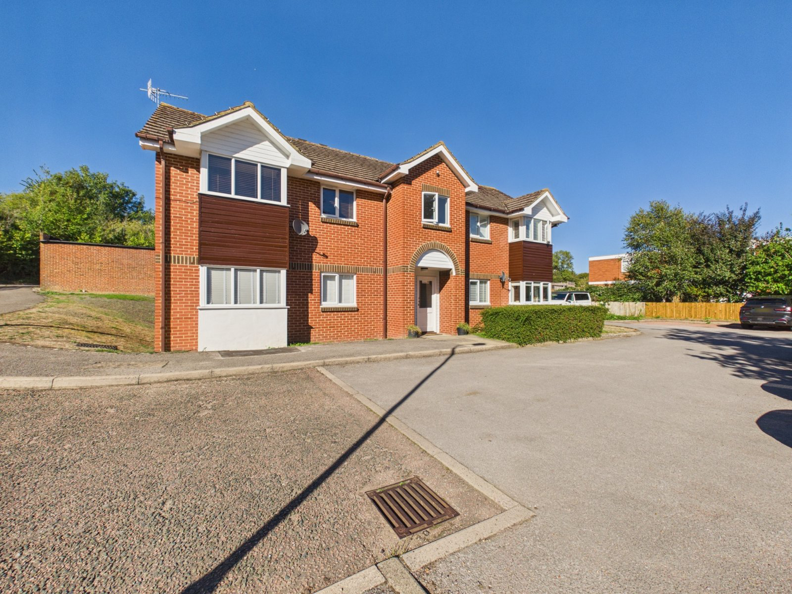 Sycamore Close, Bourne End, Buckinghamshire, SL8, photo 15