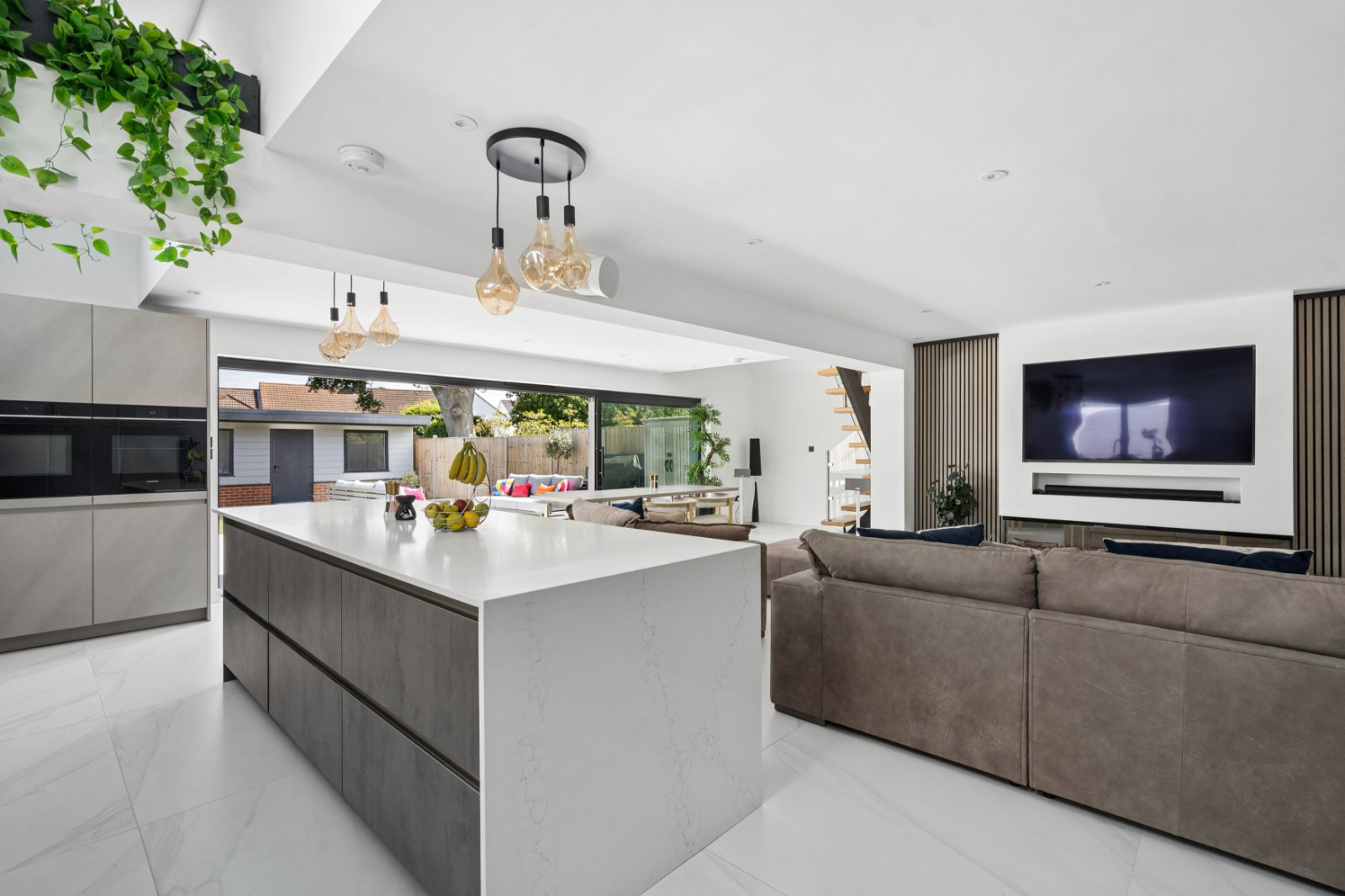 Cedars Close, Chalfont St. Peter, Gerrards Cross, Buckinghamshire, SL9, photo 21