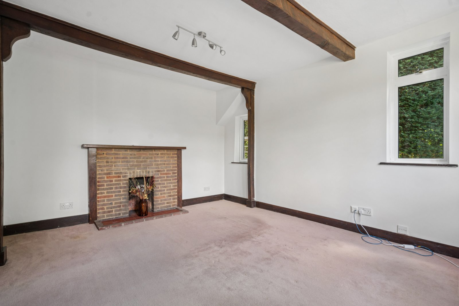 Copthall Corner, Chalfont St. Peter, Buckinghamshire, SL9, photo 4