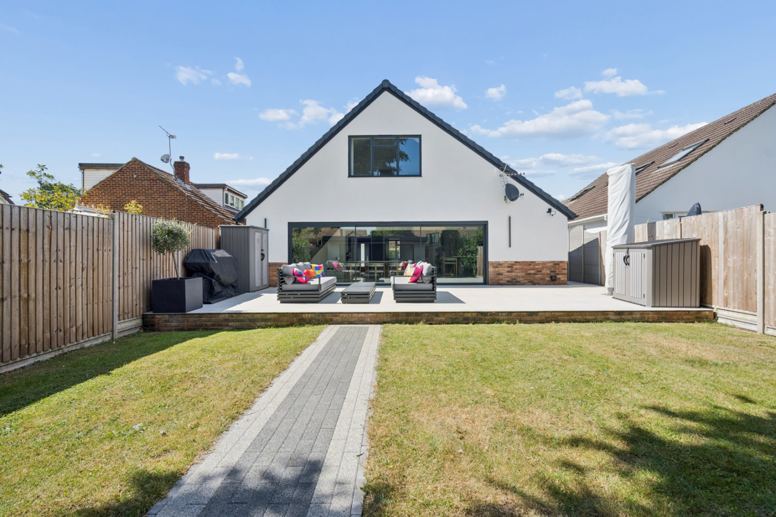 Cedars Close, Chalfont St. Peter, Gerrards Cross, Buckinghamshire, SL9, photo 2