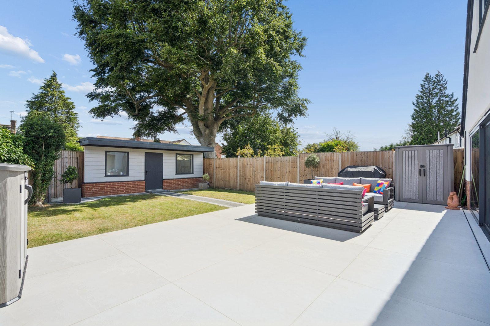 Cedars Close, Chalfont St. Peter, Gerrards Cross, Buckinghamshire, SL9, photo 12