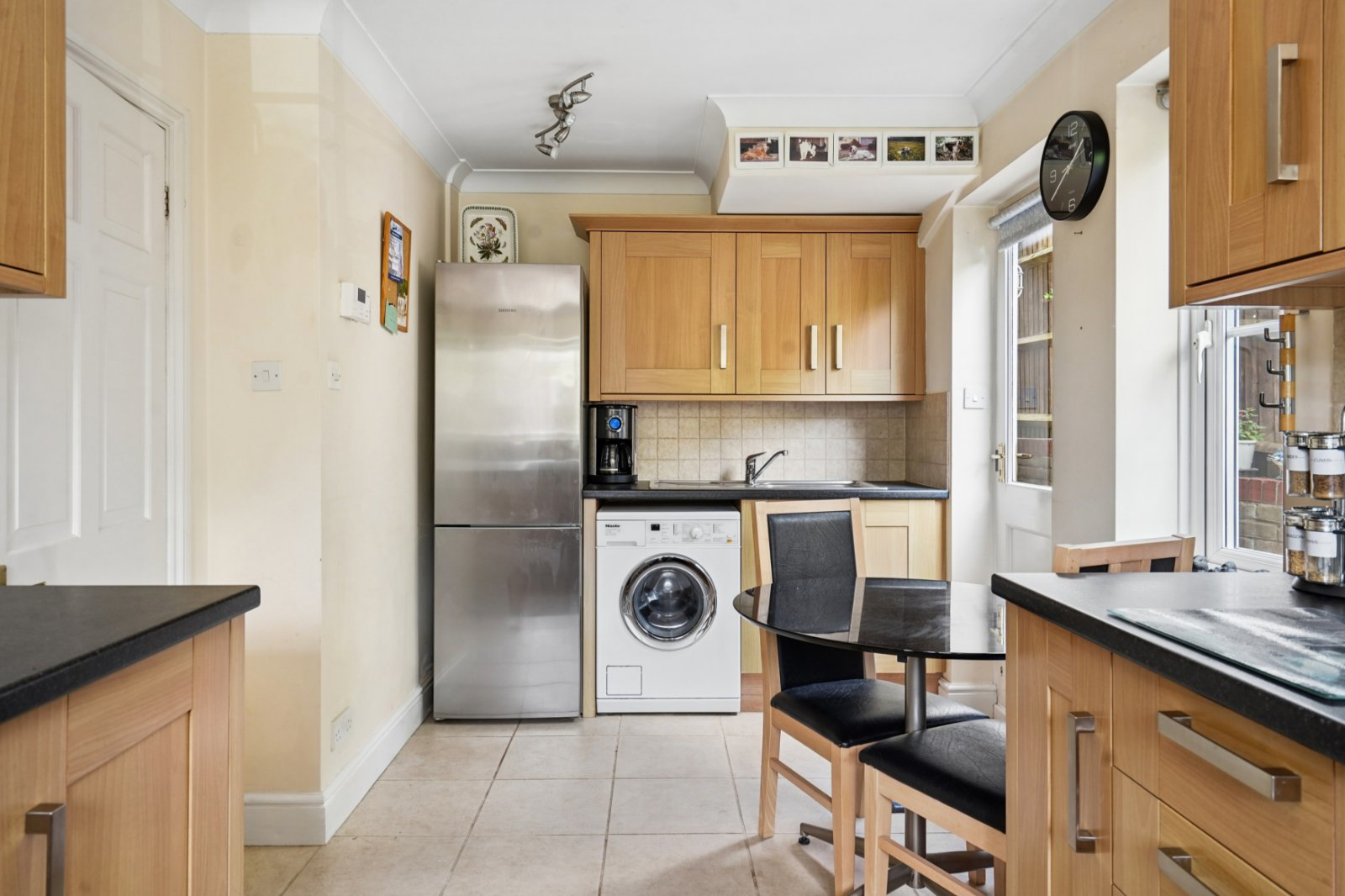Beacon Close, Chalfont St. Peter, Gerrards Cross, Buckinghamshire, SL9, photo 16