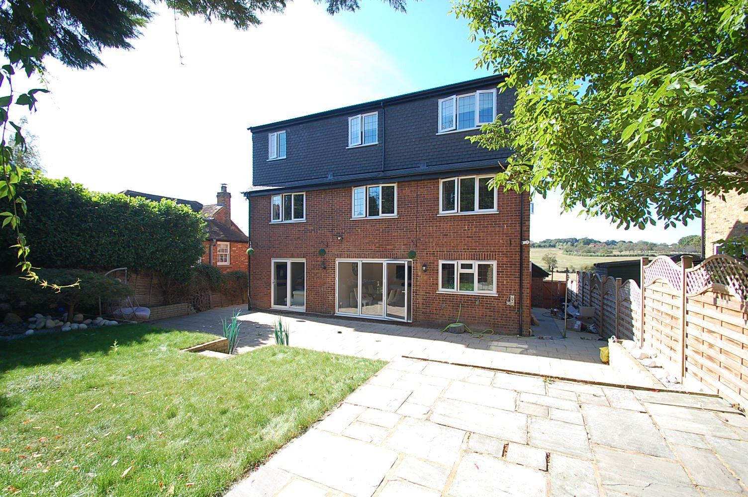 Amersham Road, Chalfont St. Peter, Buckinghamshire, SL9, photo 3