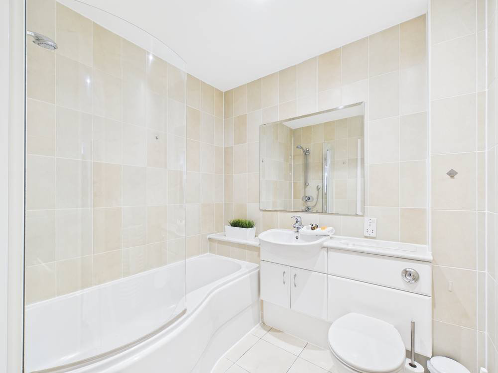 Thames Edge Court, Clarence Street, Staines-Upon-Thames, Surrey, TW18, photo 9