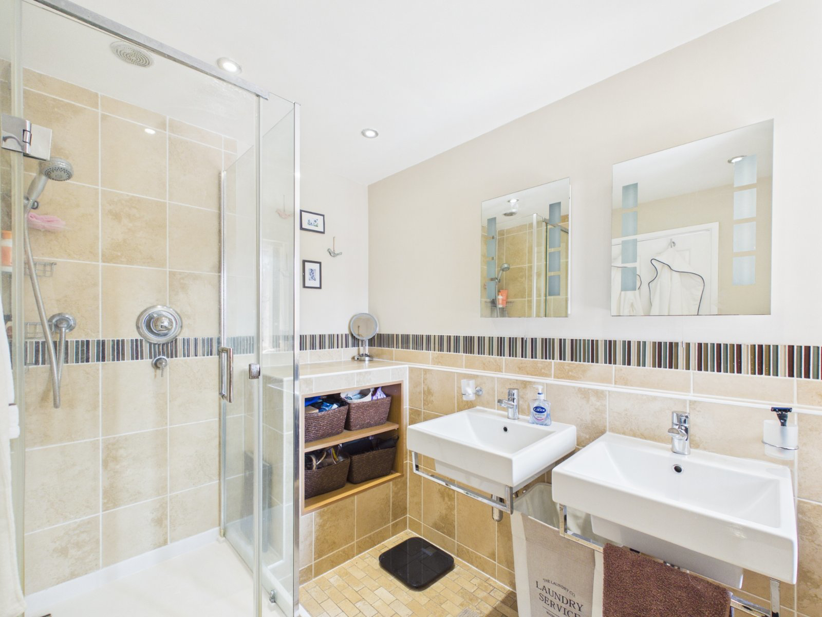 Blackett Close, Staines-upon-Thames, Surrey, TW18, photo 8