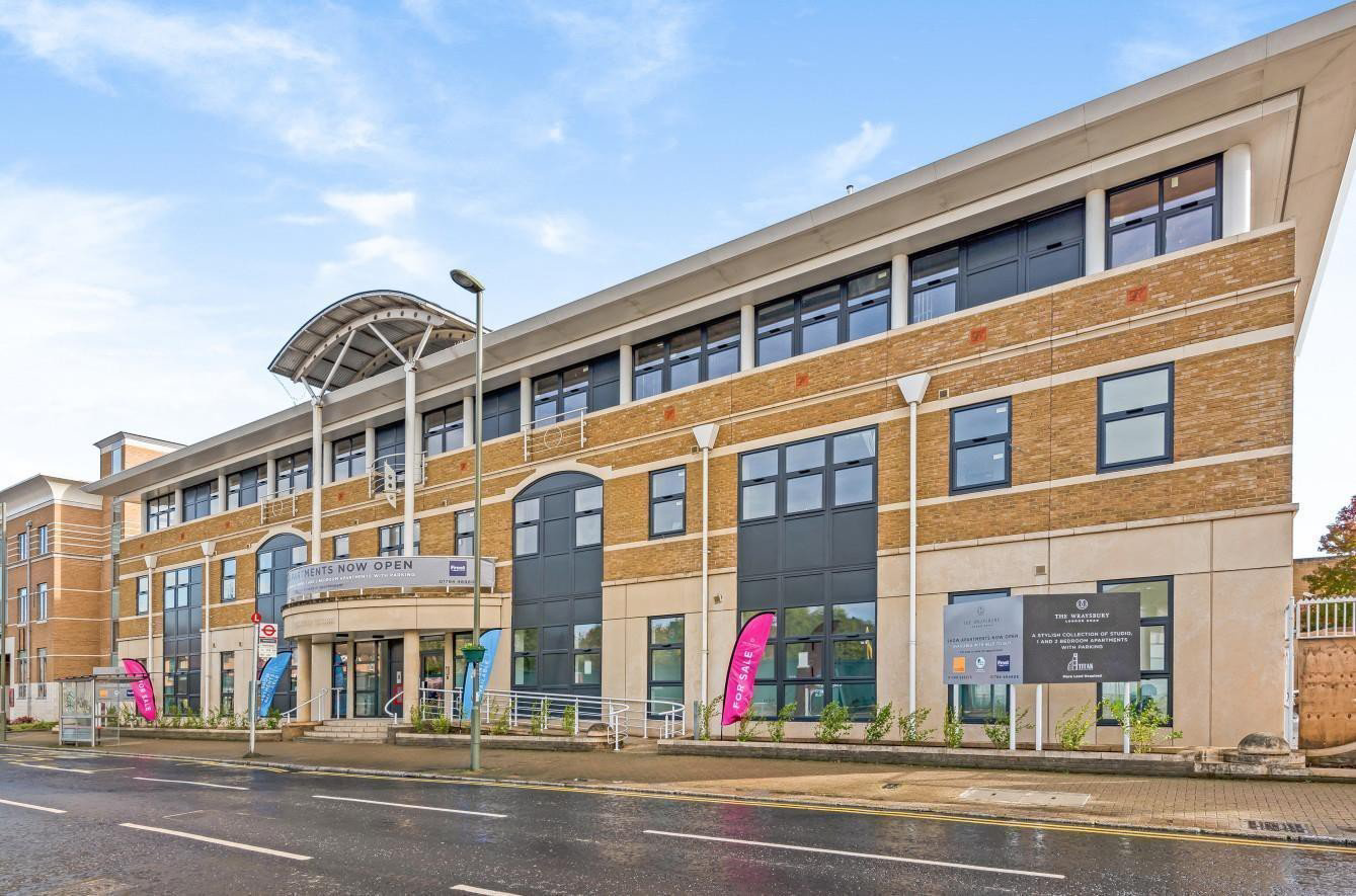 London Road, Staines-upon-Thames, Surrey, TW18