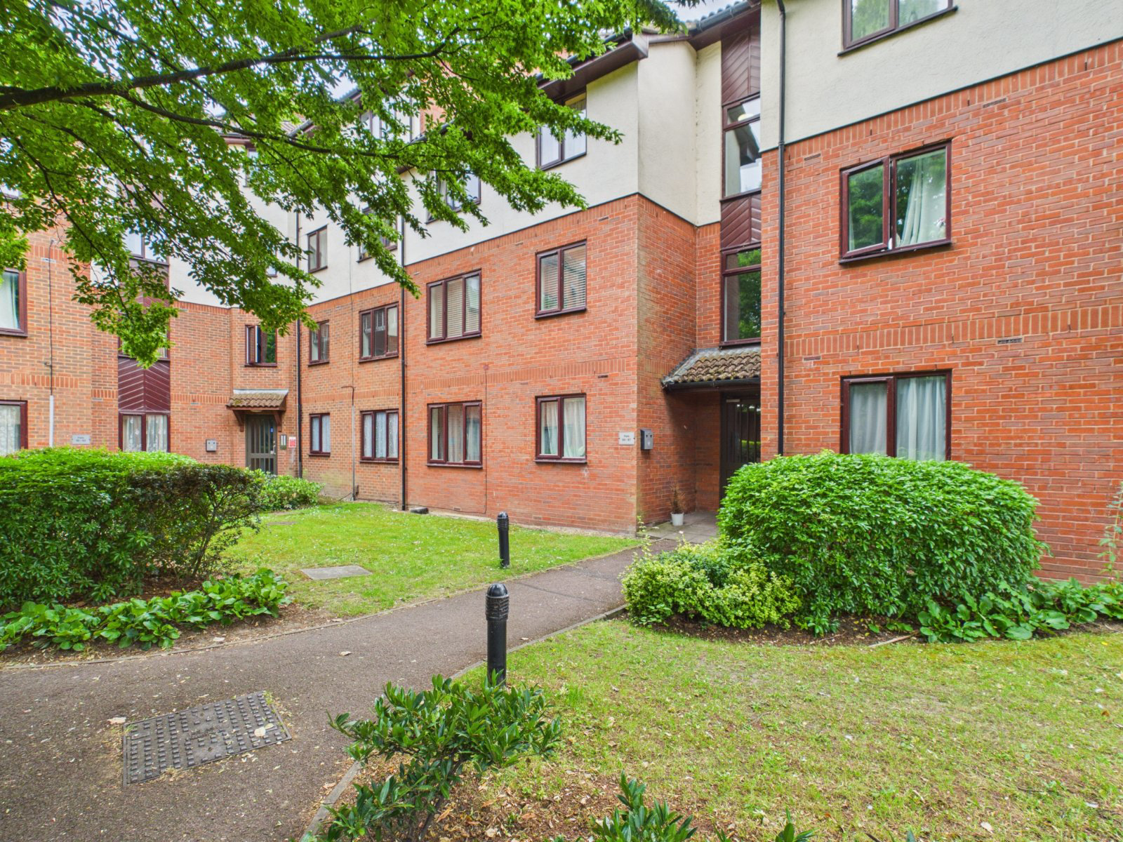 Romana Court, Sidney Road, Staines-upon-Thames, Surrey, TW18