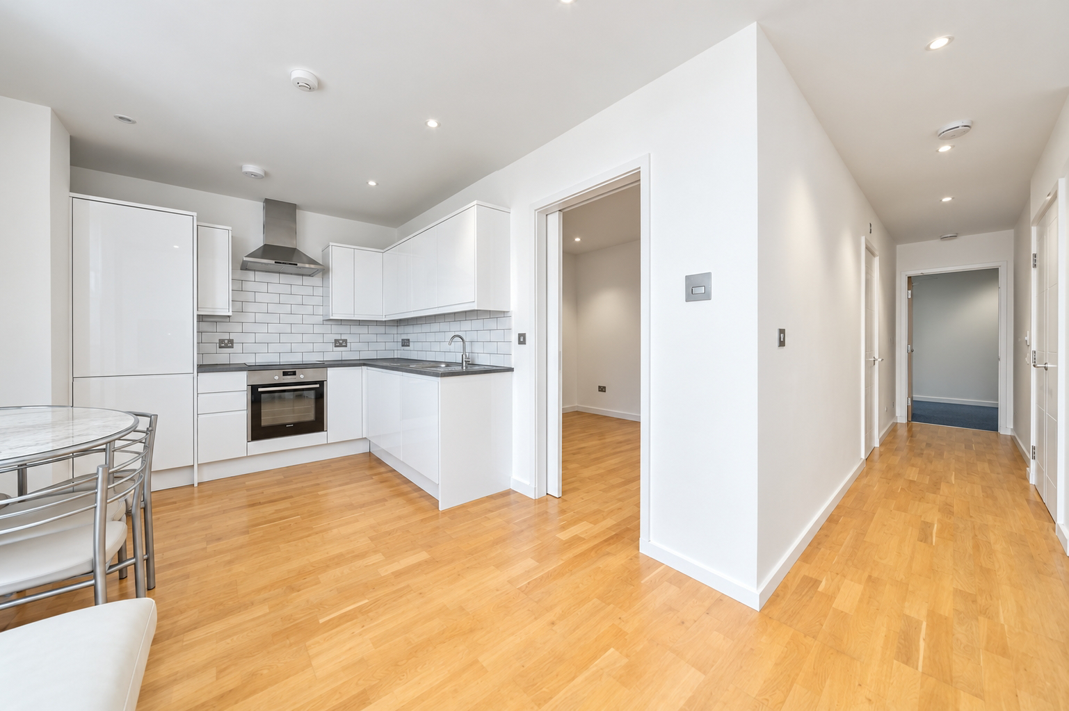 Bath Road, Slough, Berkshire, SL1, photo 2