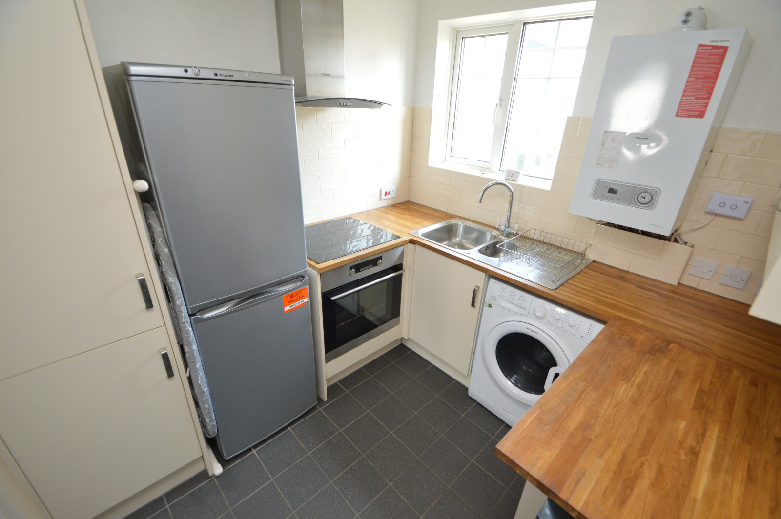 Bathurst Walk, Iver, Buckinghamshire, SL0, photo 3