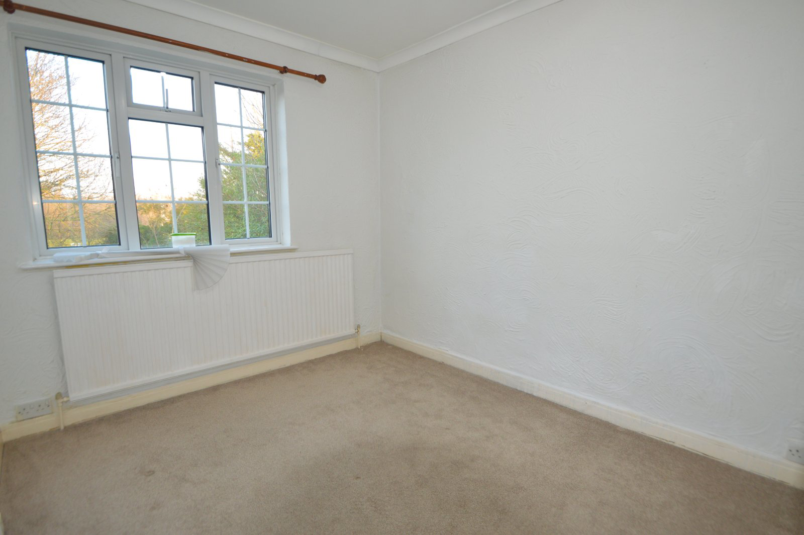 Bathurst Walk, Iver, Buckinghamshire, SL0, photo 6