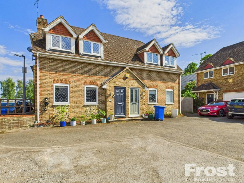 Datchet Place, Datchet, SL3
