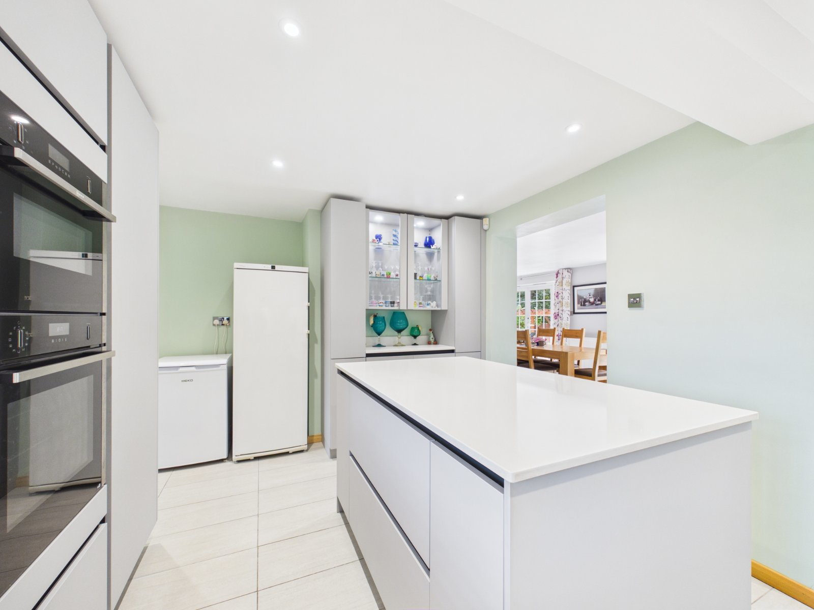 Philip Drive, Flackwell Heath, High Wycombe, Buckinghamshire, HP10, photo 9