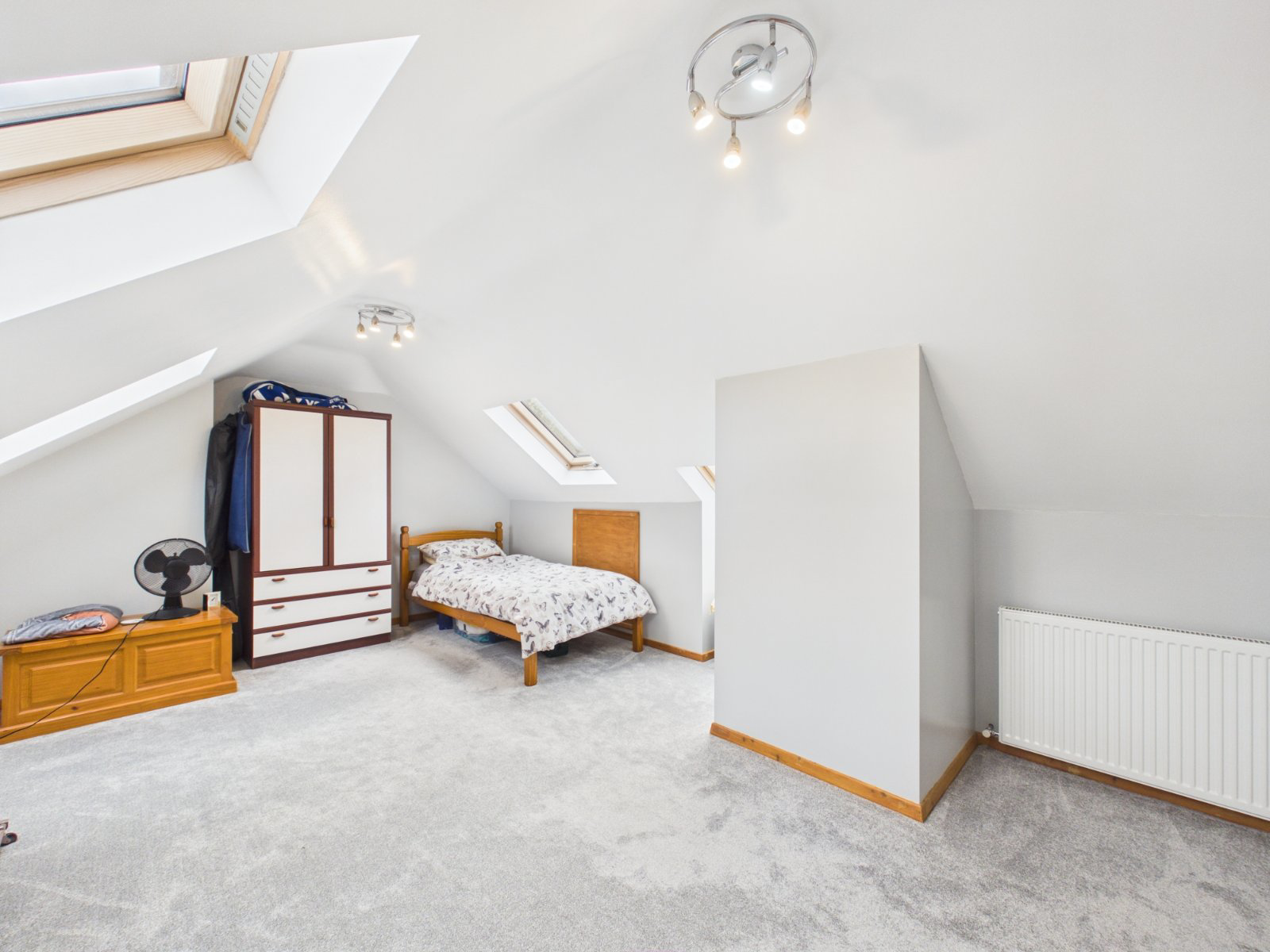 Philip Drive, Flackwell Heath, High Wycombe, Buckinghamshire, HP10, photo 25