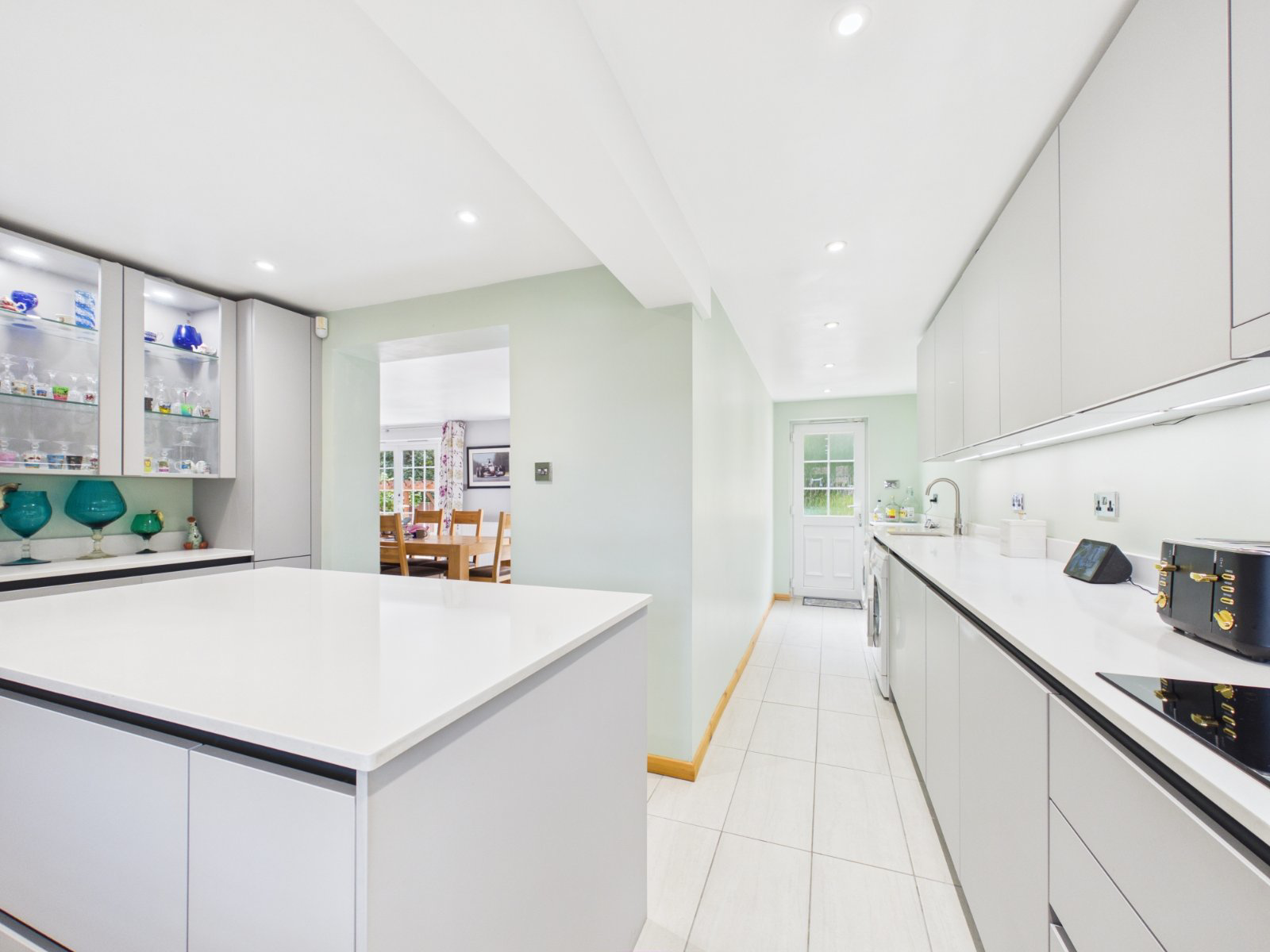 Philip Drive, Flackwell Heath, High Wycombe, Buckinghamshire, HP10, photo 6