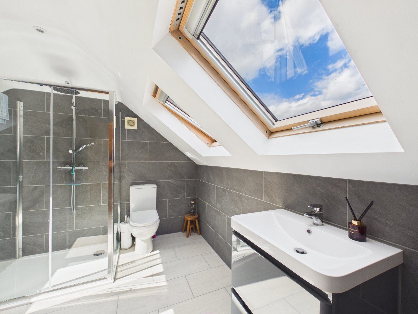 Philip Drive, Flackwell Heath, High Wycombe, Buckinghamshire, HP10, photo 28