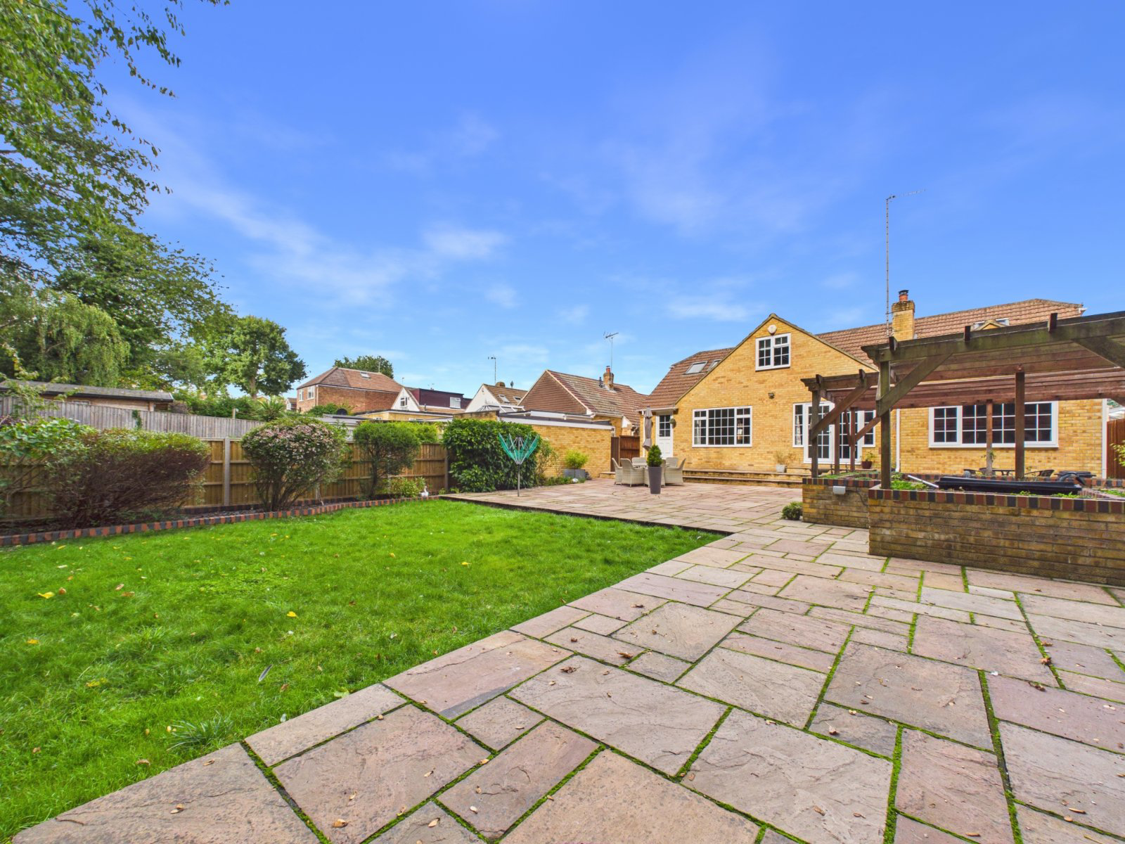 Philip Drive, Flackwell Heath, High Wycombe, Buckinghamshire, HP10, photo 37