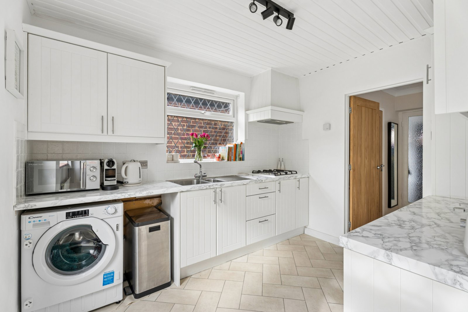 Laurel Road, Chalfont St. Peter, Buckinghamshire, SL9, photo 15