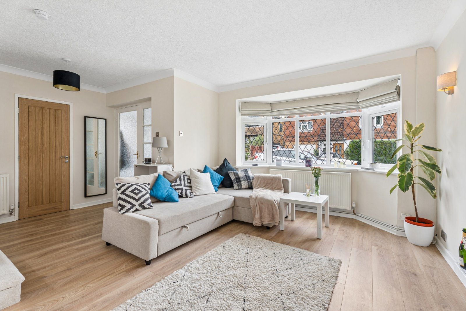 Laurel Road, Chalfont St. Peter, Buckinghamshire, SL9, photo 2