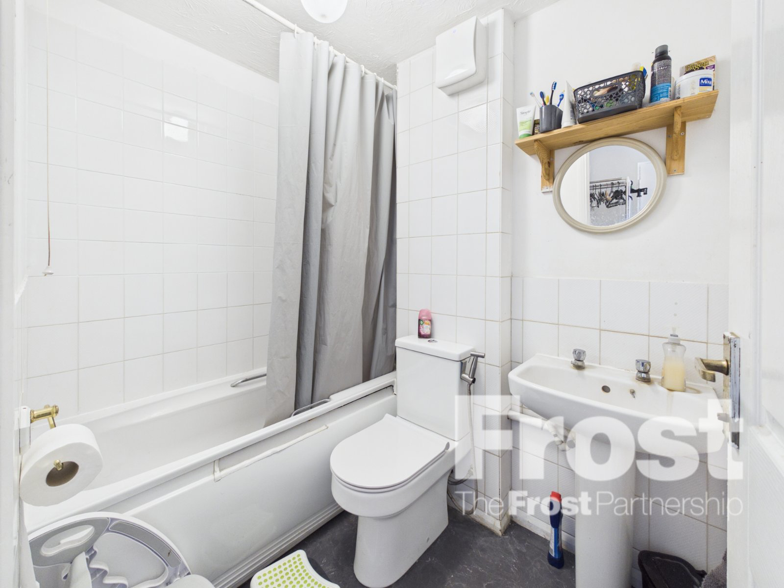 Bridgewater Court, Langley, Berkshire, SL3, photo 5