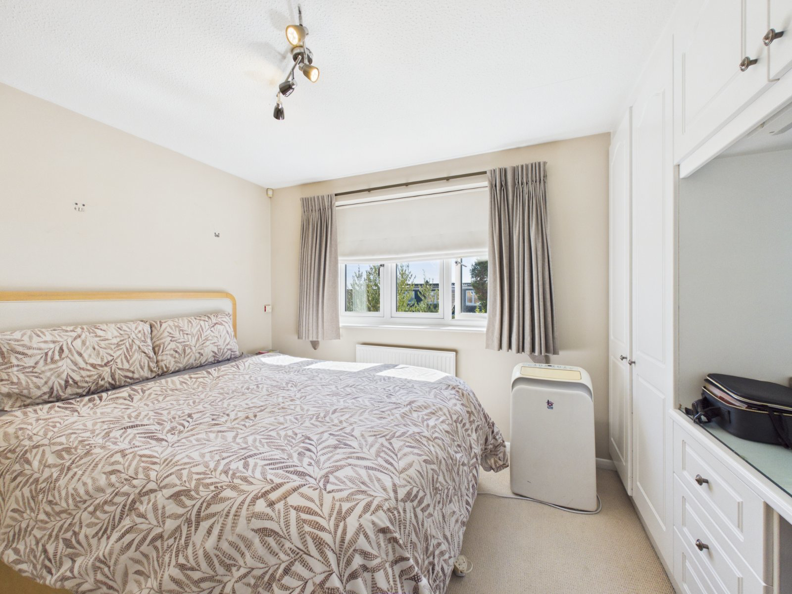 Lowestoft Drive, Cippenham, Berkshire, SL1, photo 5