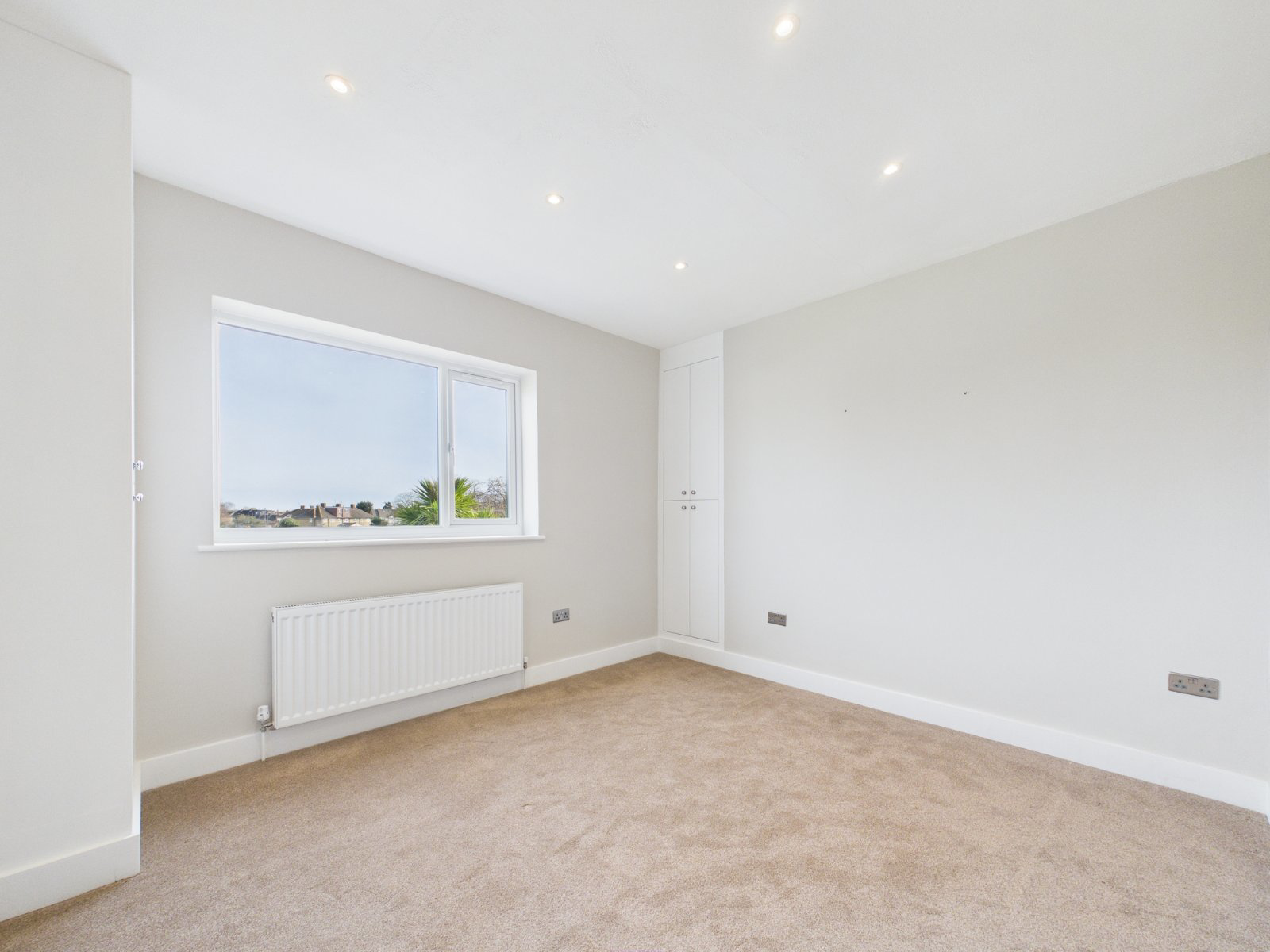 Bear Road, Feltham, Middlesex, TW13, photo 6