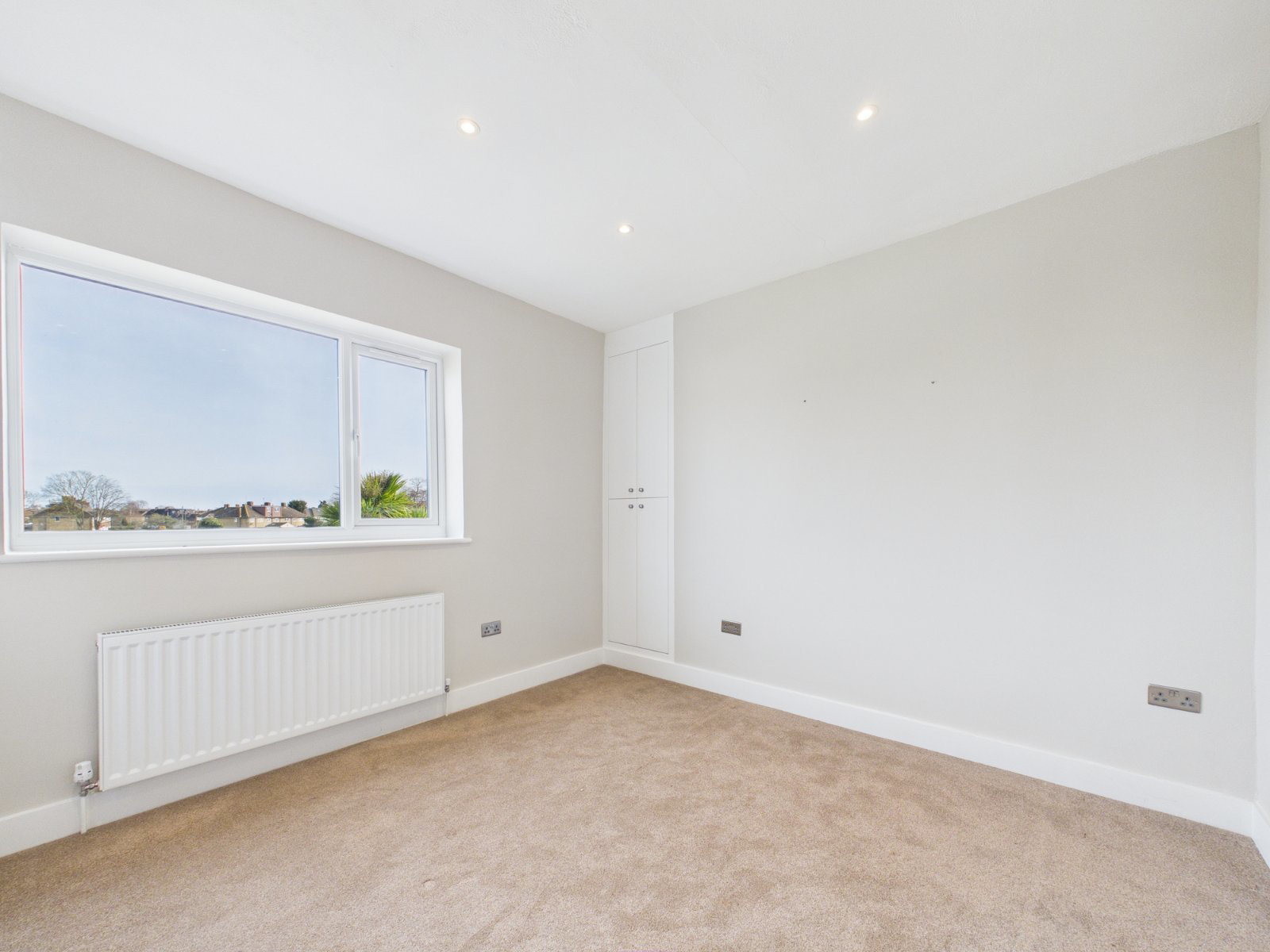 Bear Road, Feltham, Middlesex, TW13, photo 7