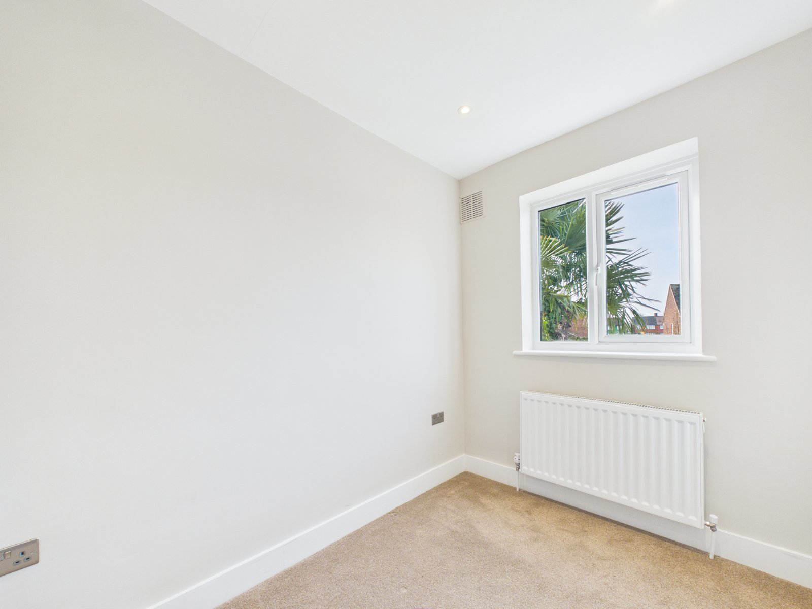 Bear Road, Feltham, Middlesex, TW13, photo 8