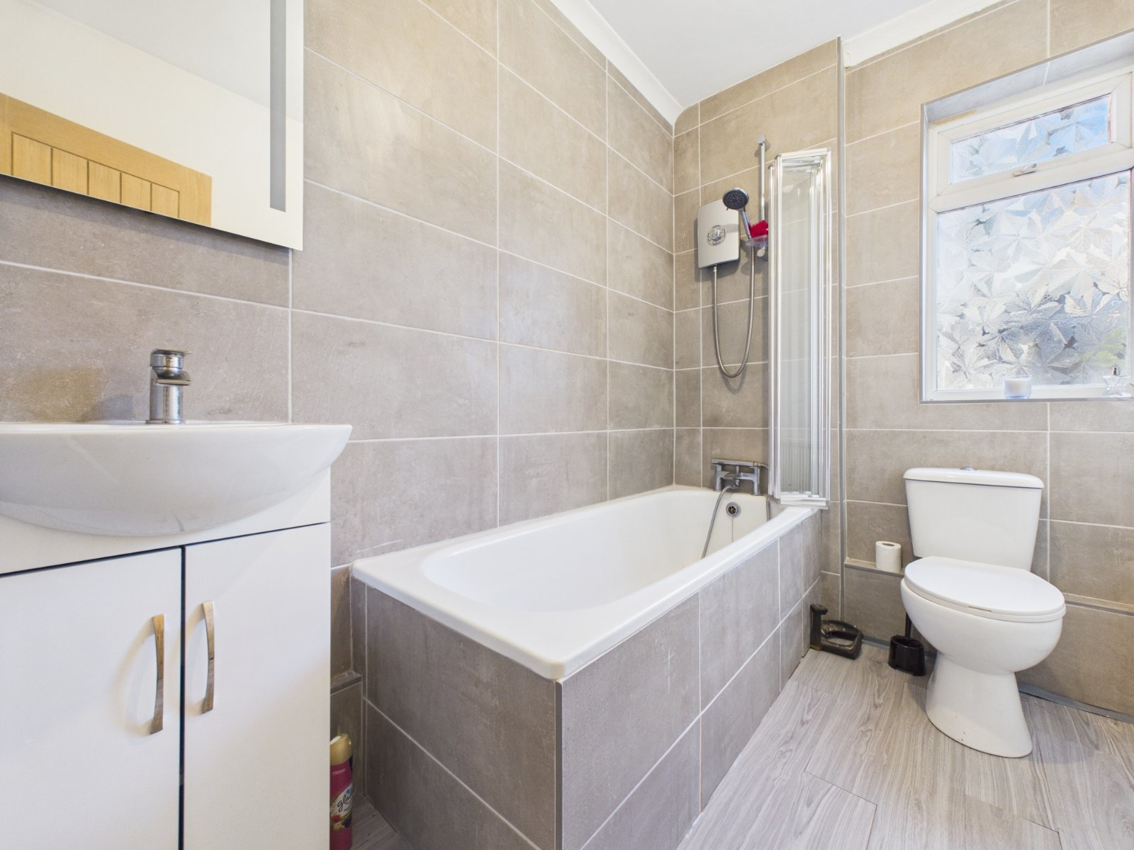 Desford Way, Ashford, Surrey, TW15, photo 13
