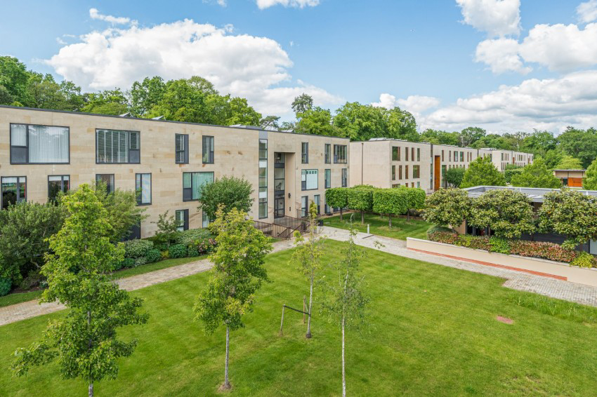 Cliveden Gages, Taplow, SL6