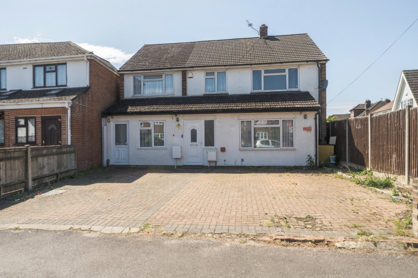 Grasmere Avenue, Slough, Berkshire, SL2