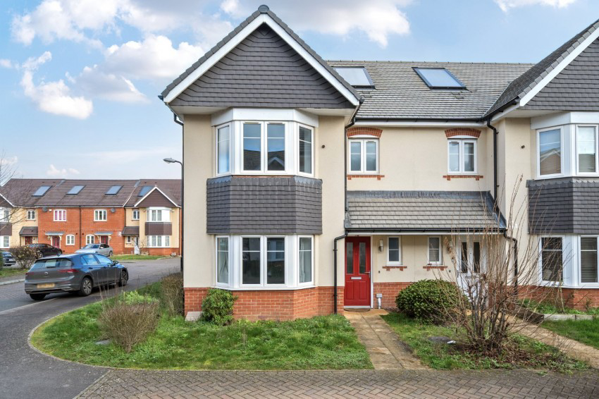 Oxlade Drive, Langley, Berkshire, SL3