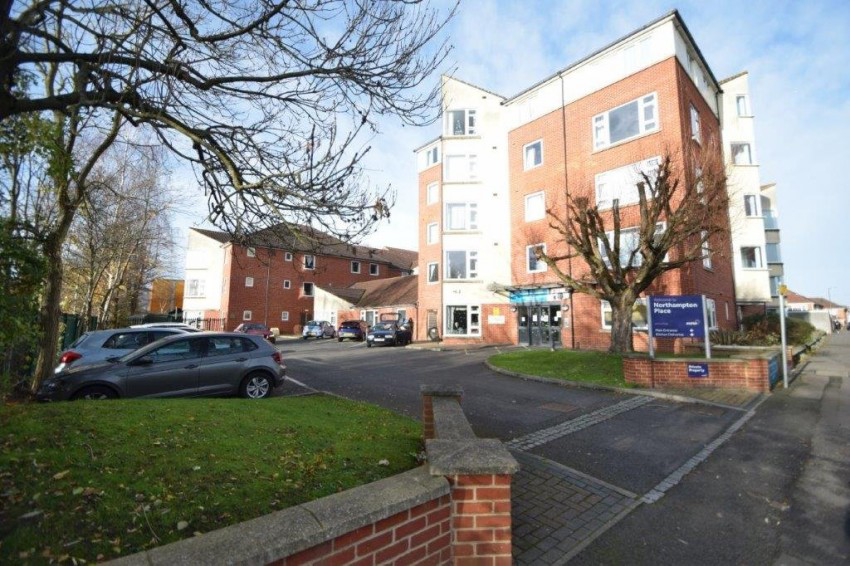 Northampton Avenue, Slough, Berkshire, SL1