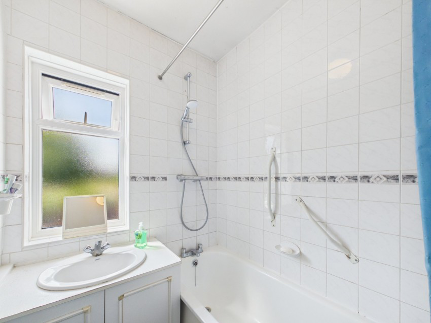 Rosemary Avenue, Hounslow, Middlesex, TW4, photo 16