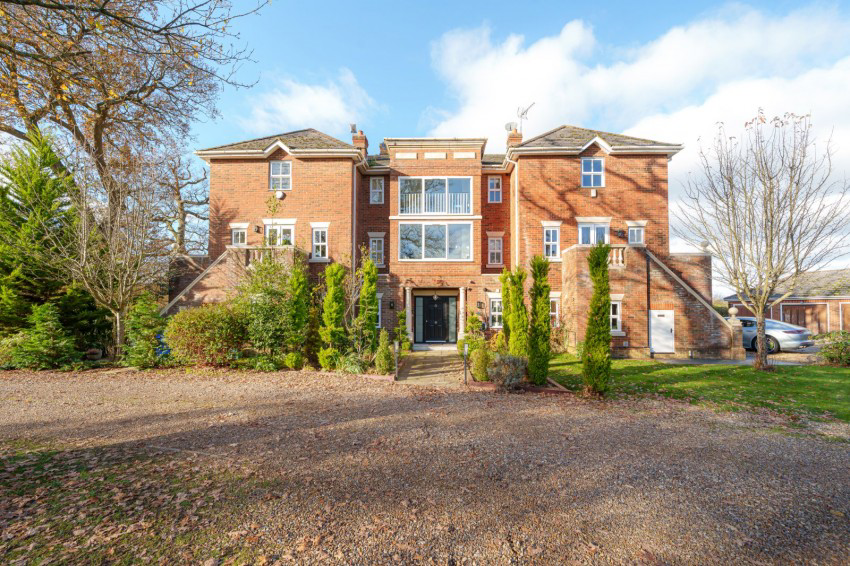 Laurel Court, Denham Road, Iver, SL0