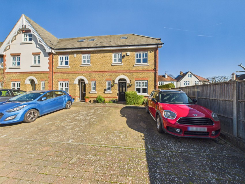 Elizabeth Place, Eton Wick, SL4