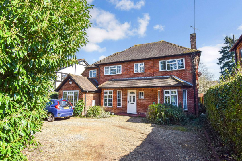 Blackpond Lane, Farnham Royal, SL2